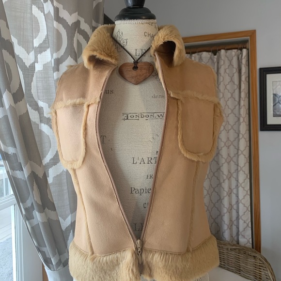 Bebe Camel Faux Shearling/Suede Vest - Picture 4 of 8